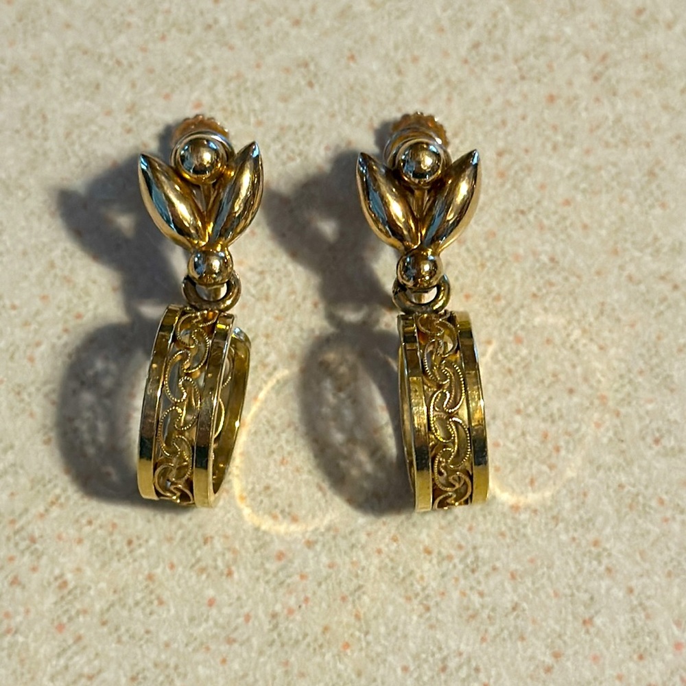 Vintage Krementz gold tone screw back round drop earrings (700)